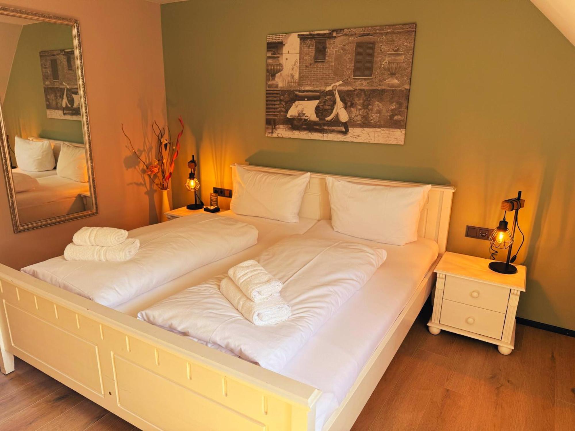 Trattoria & Apartments - Casa Da Enzo กอสลาร์ ภายนอก รูปภาพ